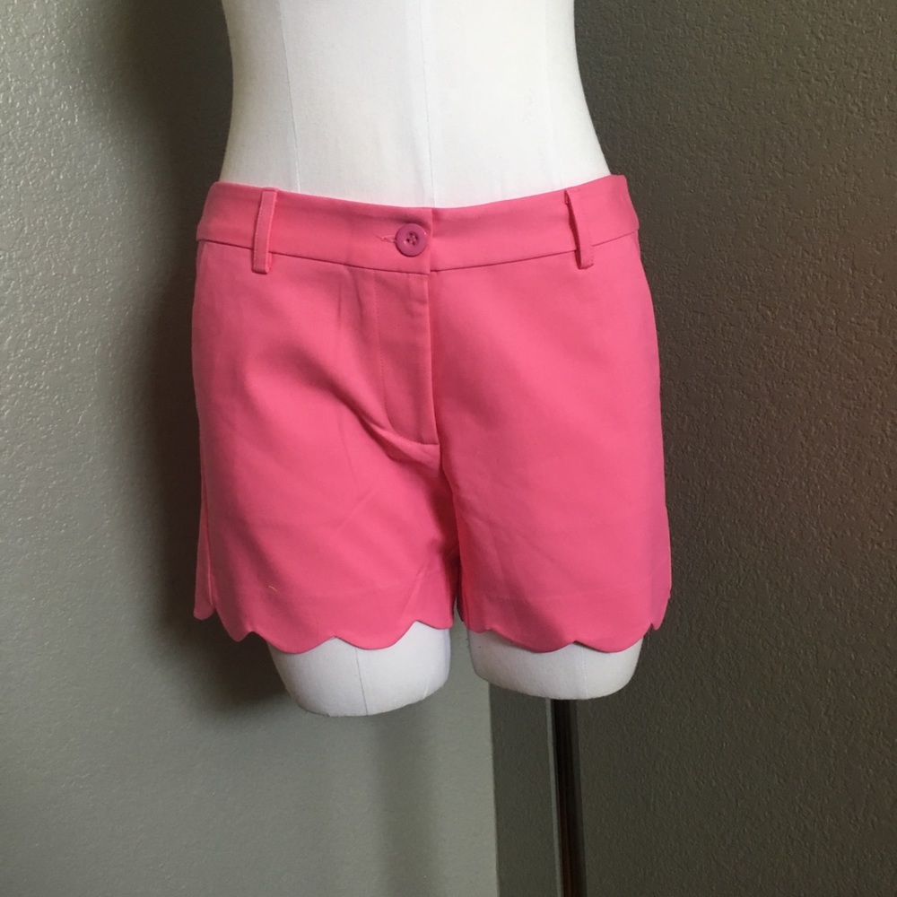 Scalloped trim shorts